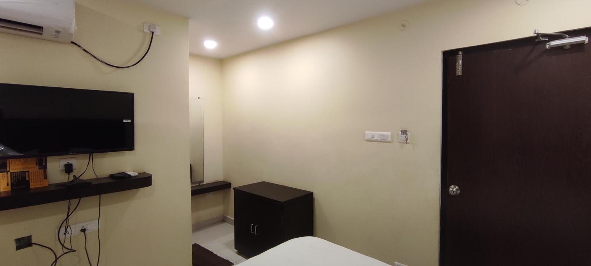 Arvind Stay Hotel, Rk Beach Vizag Visakhapatnam Buitenkant foto