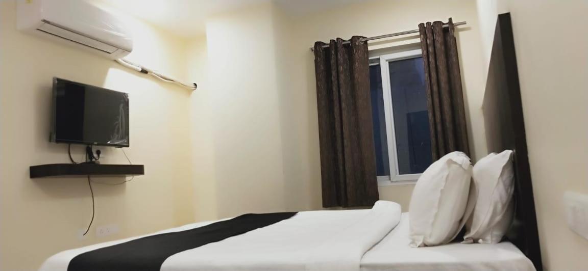 Arvind Stay Hotel, Rk Beach Vizag Visakhapatnam Buitenkant foto